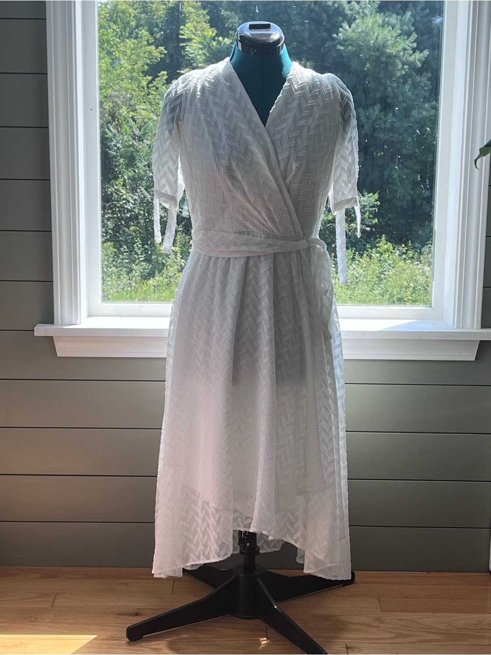 Tommy Hilfiger white wrap midi dress - Picture 2 of 8